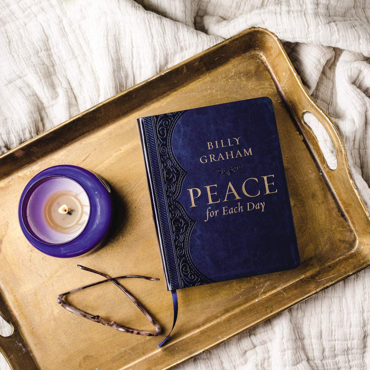 Peace for Each Day: Daily Devotions to Comfort Your Soul and Calm Your Mind