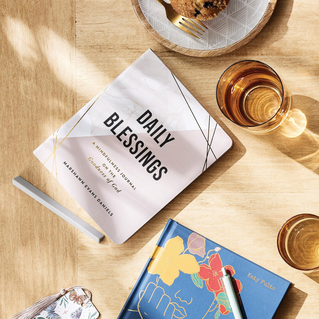 Daily Blessings: A Mindfulness Journal on the Goodness of God