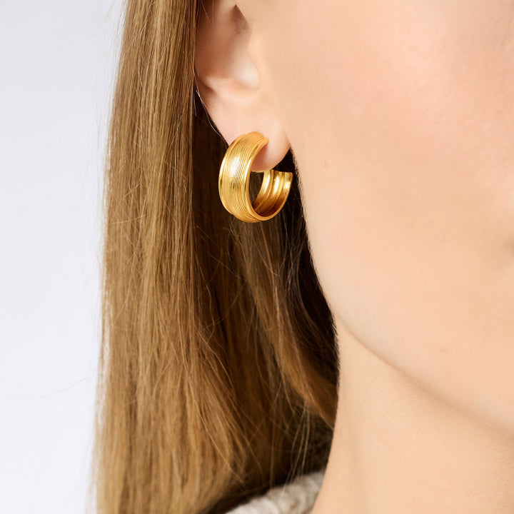 Julie Vos Cobblestone Hoop Earrings - Gold/Medium