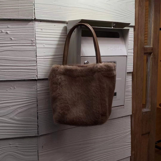Pretty Persuasions Small Fur Tote - Coffee