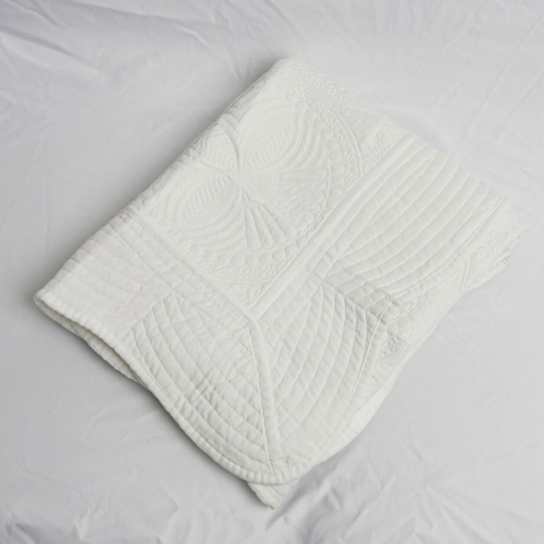 Prairie Impressions Baby Quilt - White