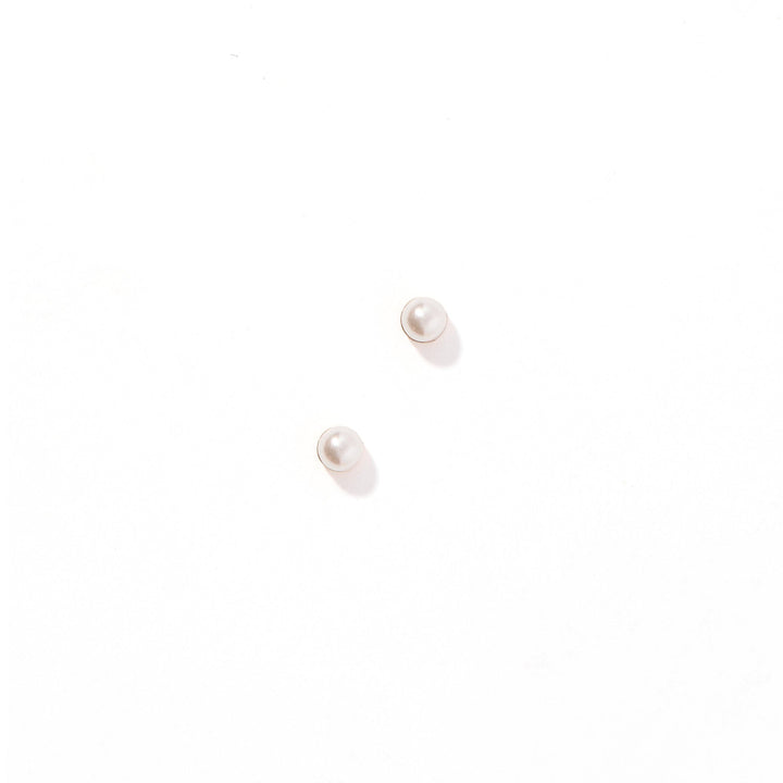 Linny Co Screwback Stud Earrings - Payton Pearl White 3mm