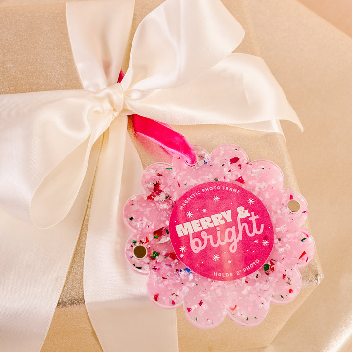 The Darling Effect Scalloped Round Picture Frame Ornament - Confetti Pink