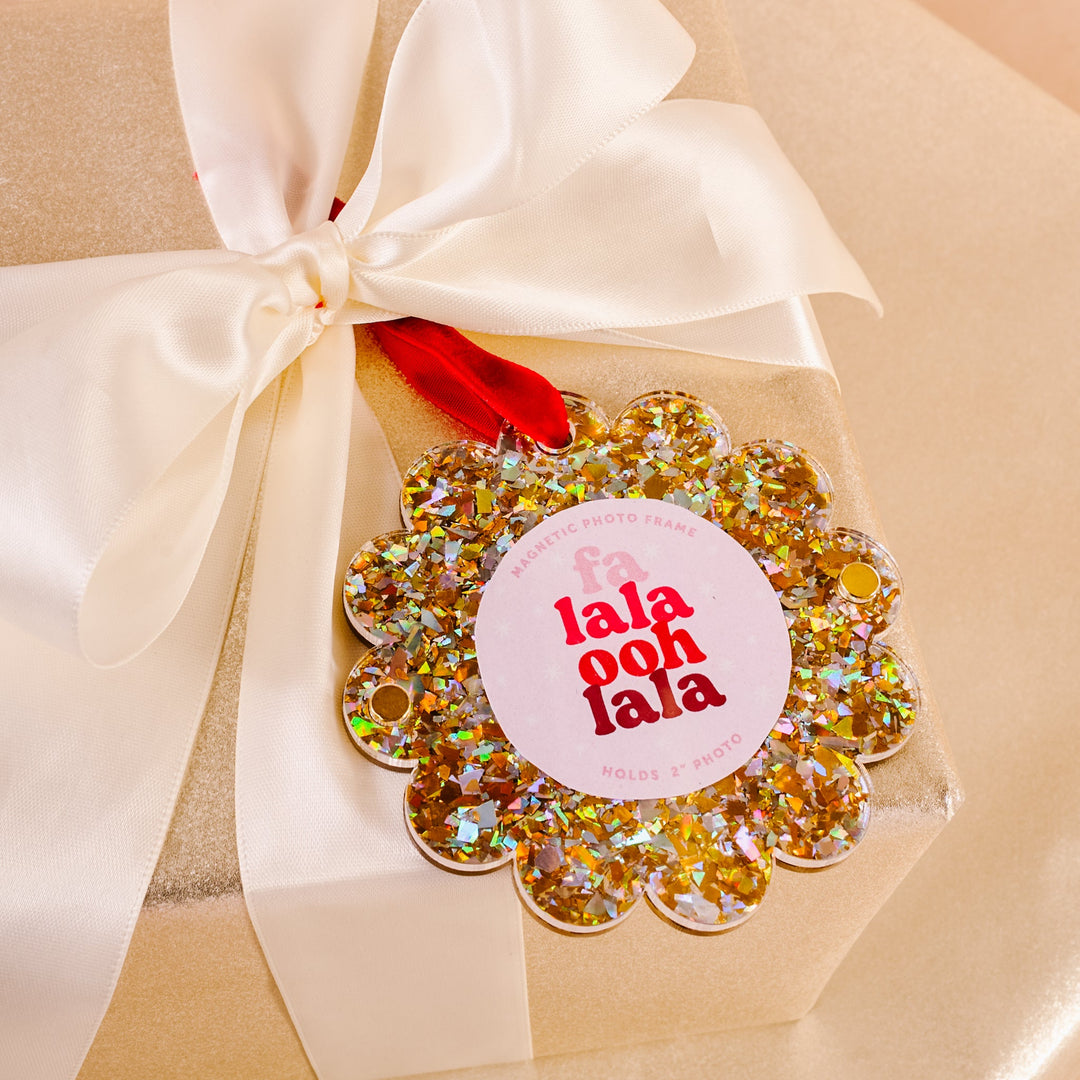 The Darling Effect Scalloped Round Picture Frame Ornament - Gold Glitter