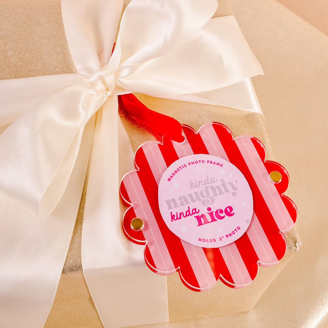 The Darling Effect Scalloped Round Picture Frame Ornament - Peppermint Stripes