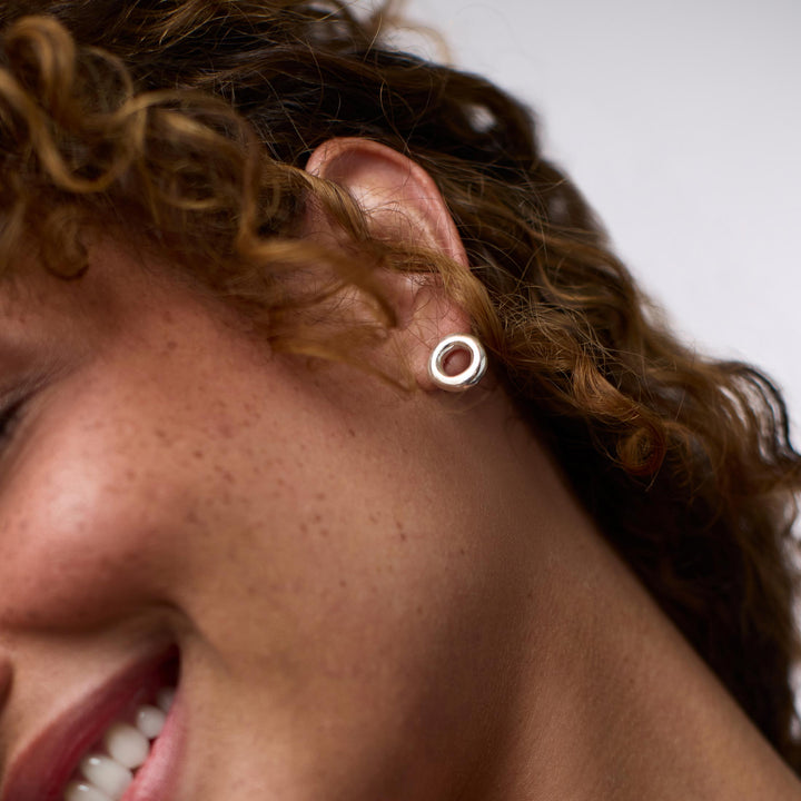 Julie Vos Wave Circle Stud Earrings - Silver