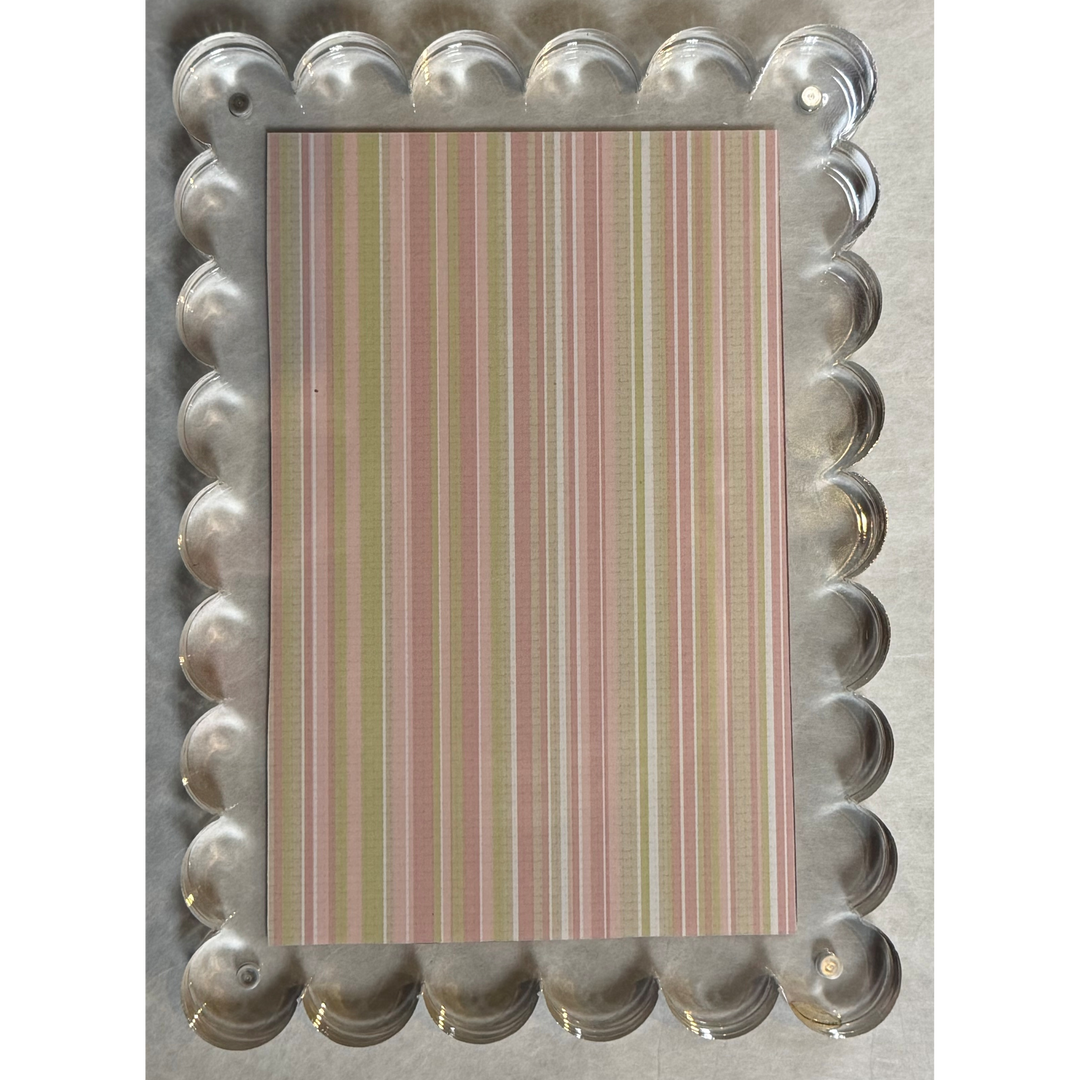 Scallop Frame 8 x 5 x 6 - Clear