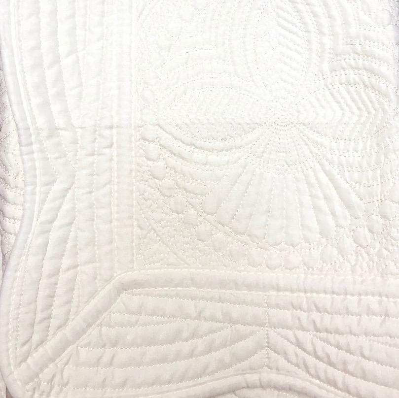 ZZ&L Quilted Quilt - White